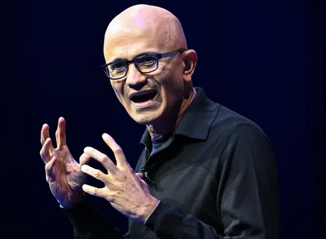 Satya Nadella discută despre costurile ascunse ale inteligenței artificiale.