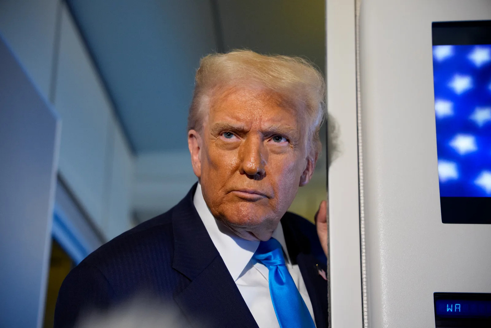 Donald Trump discută despre retragerea militarilor americani din conflictul cu Iranul.