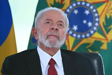 Lula da Silva, candidatul la președinție, reflectând asupra alegerilor viitoare.