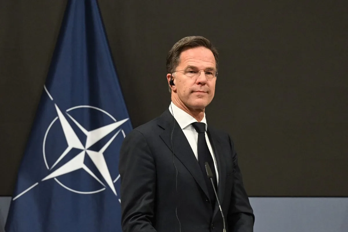 Mark Rutte la conferința NATO, subliniind importanța sprijinului pentru Ucraina.