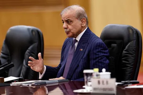 Premierul Pakistanului discutând despre redeschiderea Strâmtorii Ormuz și blocada navală.