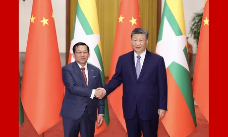 Xi Jinping și Min Aung Hlaing se întâlnesc pentru a discuta despre cooperarea economică.