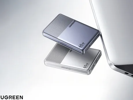 Încărcătorul Ugreen Nexode Air 65W Slim, compact și eficient, cu trei porturi.