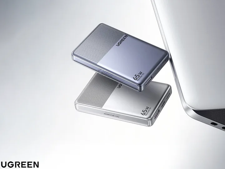 Încărcătorul Ugreen Nexode Air 65W Slim, compact și eficient, cu trei porturi.